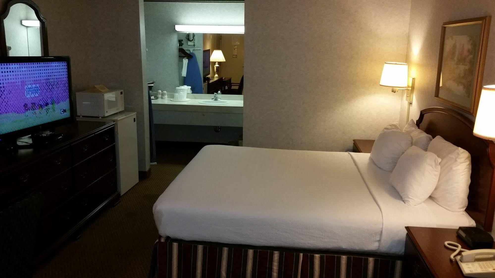 Western Tower Hotel 3*