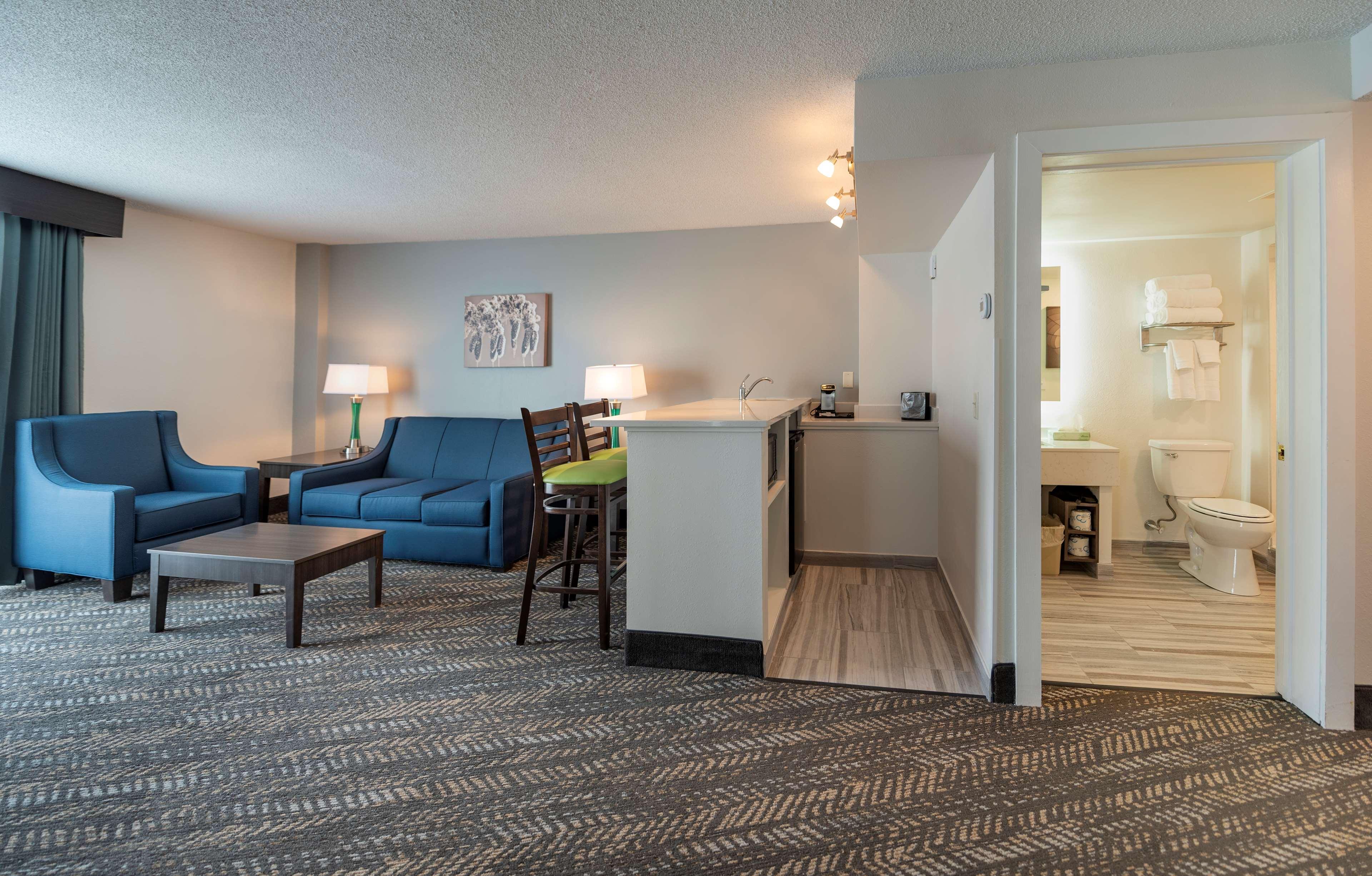 Hotel Western Tower 3*