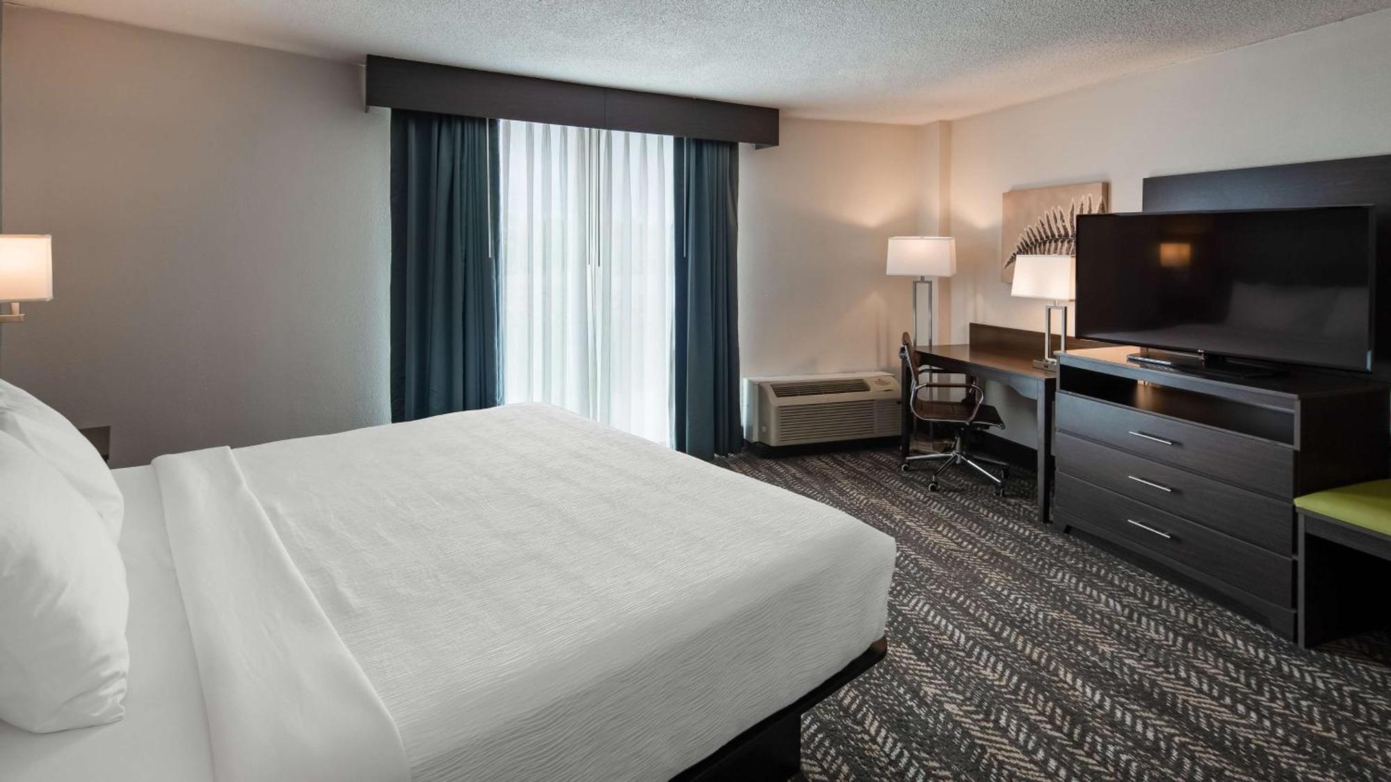 Western Tower 3* Wausau