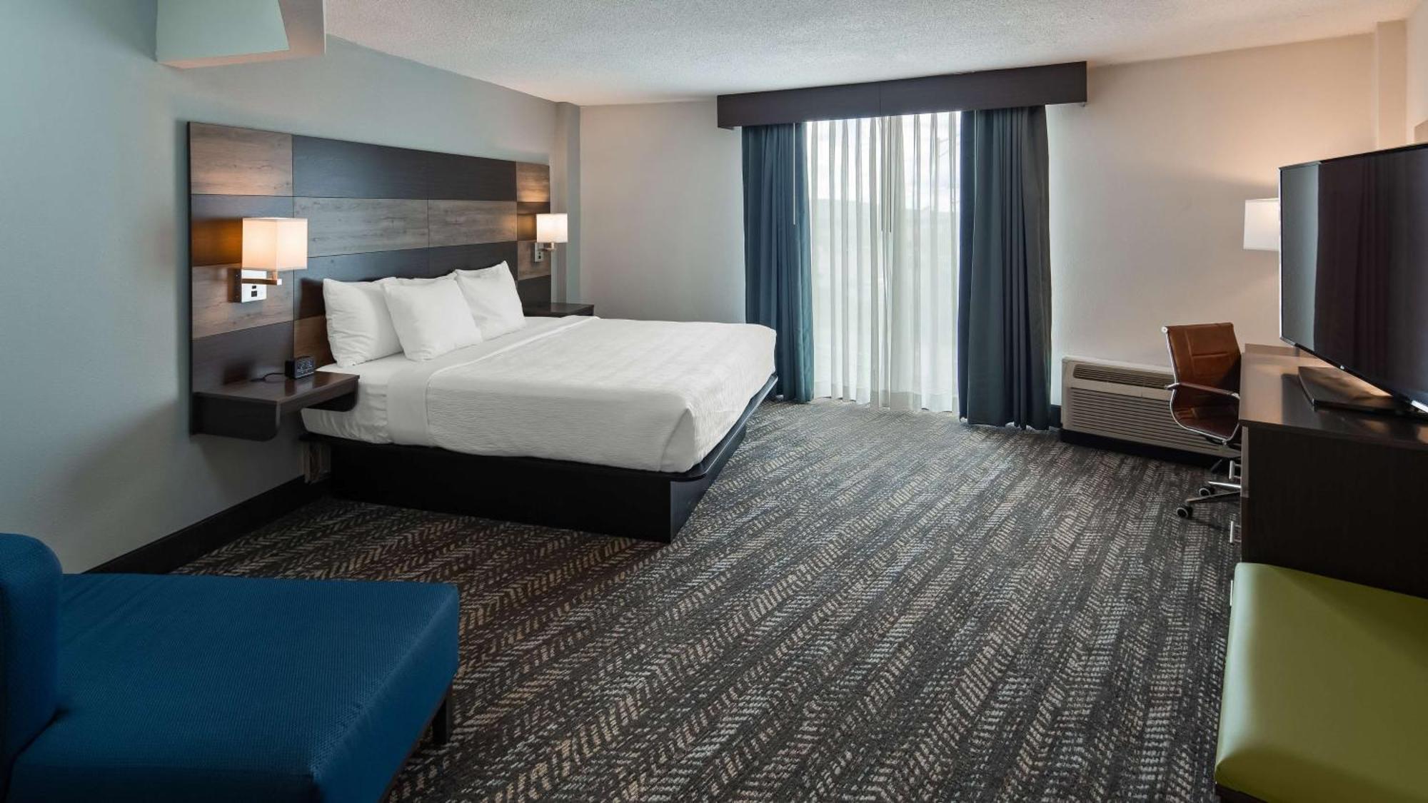 Hotel Western Tower 3*