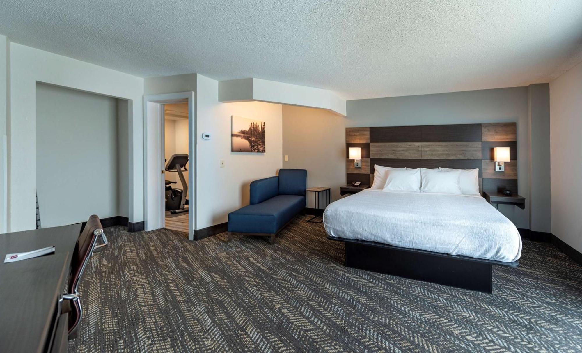 Western Tower 3*