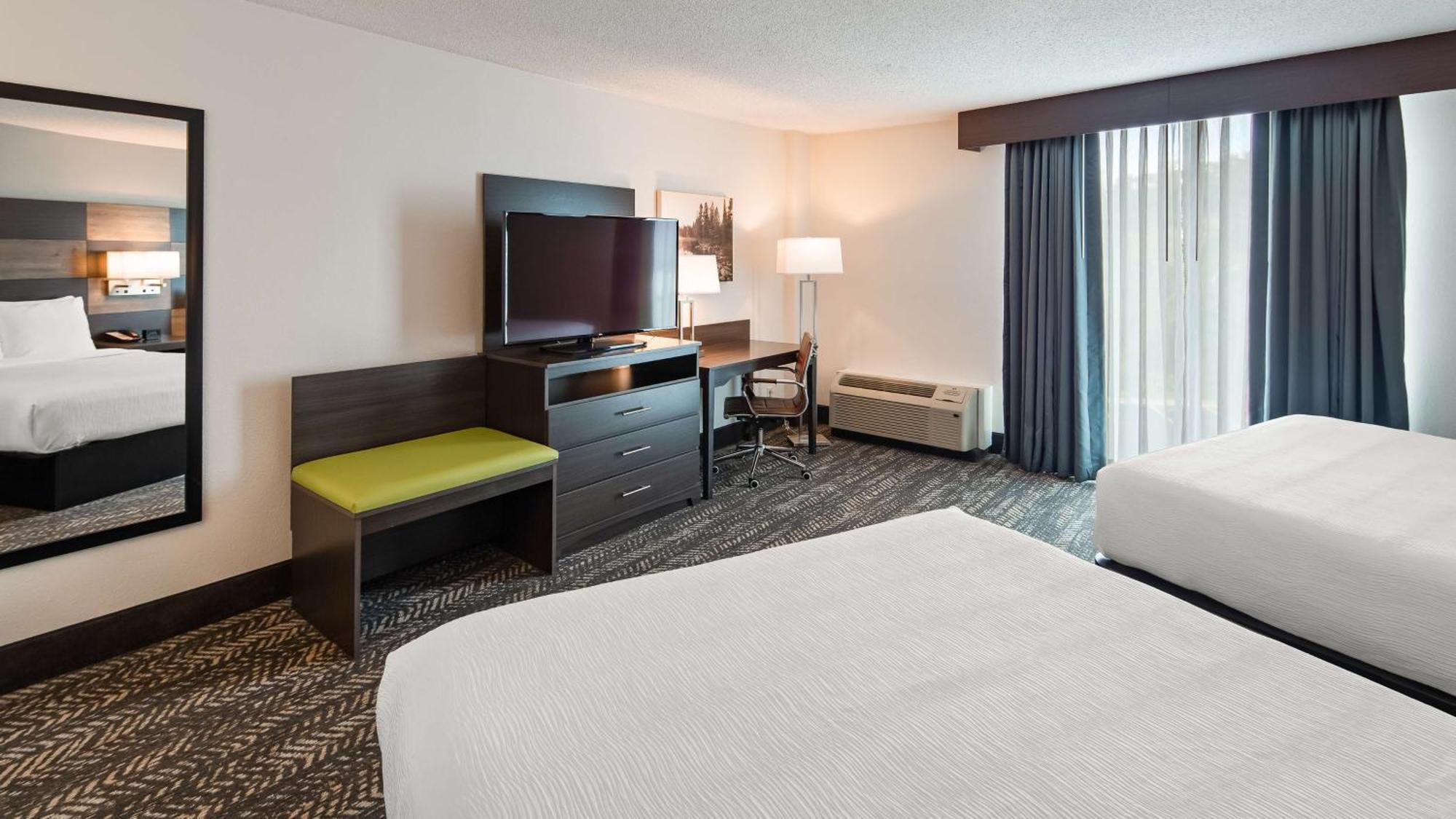 Western Tower 3* Wausau