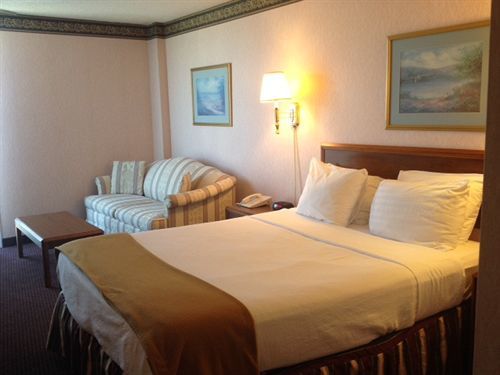 Western Tower 3*